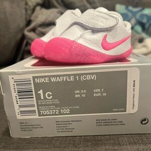 NWT Baby Nike Waffle 1c